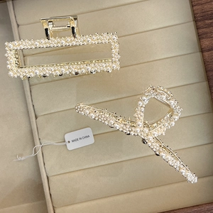Elegant gold alloy pearl flower hair claws for women in rectangle and cross designs