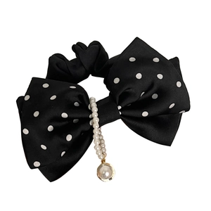 Chouchou nœud à pois style français avec chaîne de perles et grand pendentif élégant