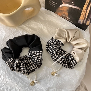 French Retro Houndstooth Scrunchies Large Satin Satin Hair Ties With Faux Artificial Pearl Chain Gold Coin Pendant Elegant Hair Accessories For Women