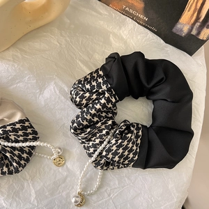 French retro houndstooth hair scrunchie with elegant pearls and golden metal pendant