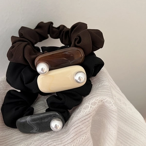 French Vintage Pleated Fabric Scrunchie With Imitation Artificial Pearl Resin Ornament Elastic Ponytail Holder Hair Tie For Women