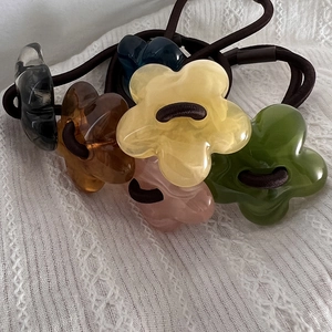 Bunte Blumen-Haargummis aus Harz Set mit hochelastischen Gummibändern für Damen