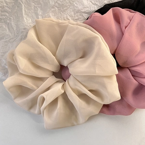 Übergroße Chiffon-Haargummis in Creme, Rosa und Schwarz mit eleganten französischen Falten