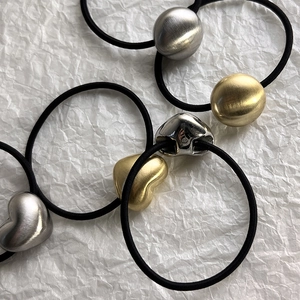 Vintage brushed metal heart and bead hair elastics set in gold and silver finish