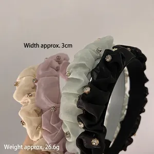 Cerchietto pieghettato francese con strass in quattro colori per un effetto volume