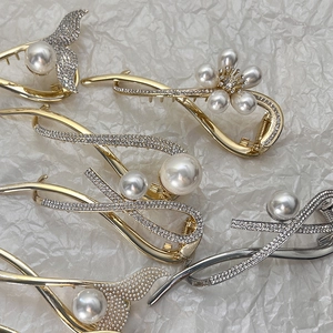 Barrettes à cheveux élégantes en métal doré et argenté avec perles et strass variés