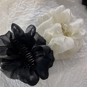 Pinces à cheveux élégantes en organza en forme de fleurs noir et blanc nacré