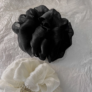 Grandes pinces à cheveux élégantes avec fleurs en organza en noir et blanc
