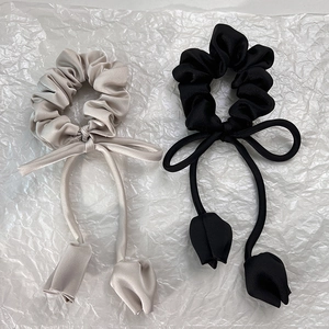 Chouchou en Satin Français Tulipe et Nœud Élastique à Cheveux Élégant en Satin Artificielle Avec Pendentif Ruban Long