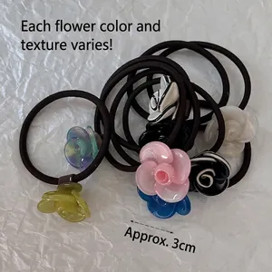 Set di sei elastici per capelli camelia in resina stile francese in colori assortiti vivaci