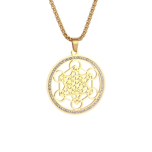 Gold stainless steel Metatron's Cube pendant necklace with luxury crystal bezel decoration