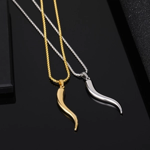 Men Italian Horn Cornicello Pendant Necklace Alloy Electroplated Chili Pepper Lucky Charm Personalized Jewelry Accessory