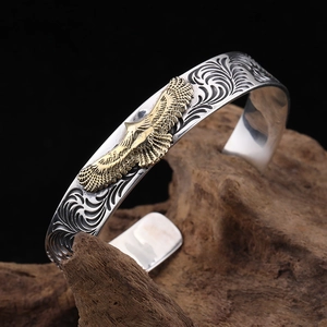 Bracelet Jonc Homme en Alliage Vintage Rétro Motif de Vigne Gravé Avec Aigle Doré Bicolore Bijoux Ethnique Cadeau