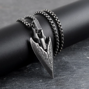 Vintage Nordic Viking spearhead pendant necklace in antique silver with box chain