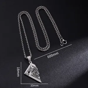 Collier avec pendentif King K de poker argenté vintage sur fond noir pour hommes et femmes