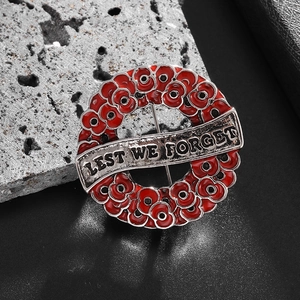 Vintage Zinc Alloy Red Enamel Poppy Flower Wreath Brooch Pin With Lest We Forget Lettering Memorial Souvenir Jewelry
