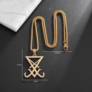 Pendentif Sceau de Lucifer en acier titane doré avec chaîne blé et dimensions détaillées