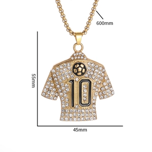 Collier maillot de foot doré avec cristaux scintillants et pendentif numéro 10