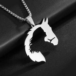 Collier avec pendentif tête de cheval évidé en acier inoxydable et chaîne boîte