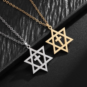 Collier Pendentif Croix Hexagramme en Acier Inoxydable Étoile de David Bijoux Religieux Creux pour Femmes Cadeau Accessoire de Mode Or