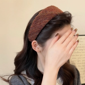 Elegant wide brown tweed knitted headband for women with high-end autumn winter texture