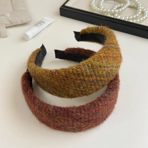 Elegant Korean style tweed padded headbands in burgundy and green knit for women