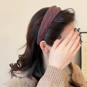 Serre-tête large rayé marron foncé pour volume élégant et coiffure de style coréen