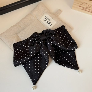 Pince à cheveux vintage à pois noirs avec nœud papillon et pendentif en perle fine