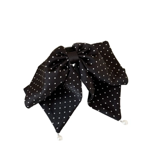 Pince à cheveux noeud noir à pois classiques avec perles élégantes pour coiffure chic