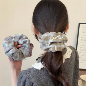 Vintage Plaid Fabric Scrunchies With Bow And Heart Metal Pendant Handmade High Elastic Hair Ties For Women Hair Accessories