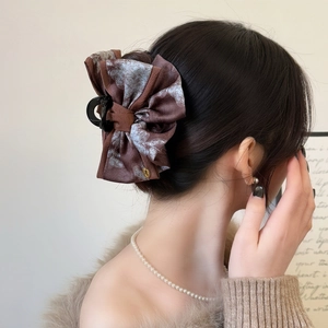 Pince à cheveux nœud floral marron style français pour coiffures élégantes femmes