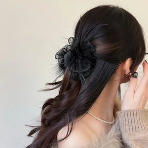 Elegant 7cm black feather hair claw clip with mesh flower for chic back of head hairstyles