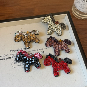 Cinque eleganti fermagli per capelli a forma di pony con strass colorati e brillanti in set