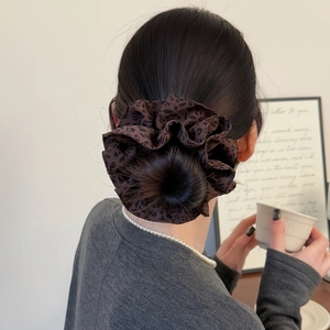 Chouchou élégant à double couche imprimé léopard pour femme, accessoire cheveux pour chignon