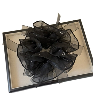 Chouchou élégant en organza noir avec strass argentés brillants et élastique durable