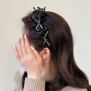 Elegante cerchietto in velluto nero con fiocchi di strass per decorazione capelli donna