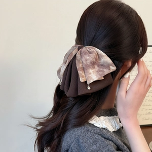 Elegante molletta per capelli a fiocco doppio strato marmorizzato caffè con perla