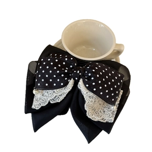 Pince à cheveux nœud à pois et dentelle avec perles pour un style élégant