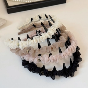 Set di quattro cerchietti in tulle plissettato con denti antiscivolo in colori neutri