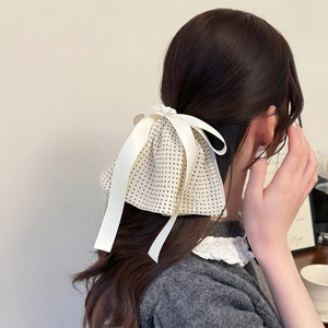 Barrette à nœud élégante à pois avec ruban crème et perle pour coiffures demi-queue