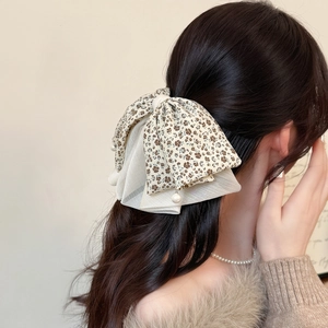 Molletta per capelli beige con fiocco floreale strati di chiffon e perline