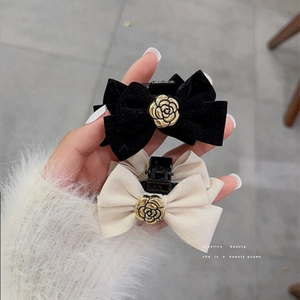 French Vintage Velvet Bow Camellia Hair Clip For Women Elegant Black Off-white Small Hair Claw Clip Alloy Handmade Hairpins