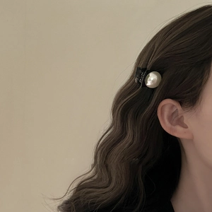 French Vintage Faux Artificial Pearl Hair Claw Clip Elegant Small Hairpin For Women Front Side Fringe Clip Accessories Black Resin