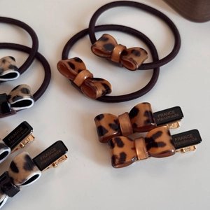 French leopard print bow hair ties and clips set for women in elegant resin finish