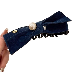 Barrette à cheveux vintage en velours bleu foncé avec perle et plaque en métal doré