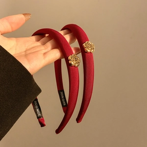 Serre-tête Vintage Français en Tissu Rouge Vin Avec Camélia Doré Élégant Serre-tête Fait à la Main pour Femme Cadeau Nouvel An