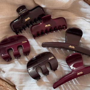 Set of 6 elegant burgundy hair claws with gold Barrette La France text for women