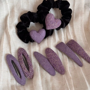 Lot de 8 accessoires cheveux en tweed violet et velours avec pinces et chouchous