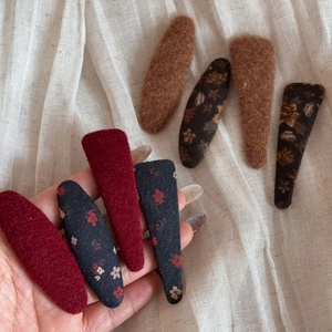 Lot de barrettes à cheveux rétro à fleurs et en feutre uni pour filles et femmes