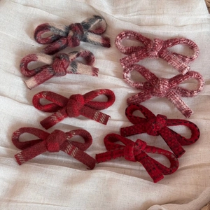 Set of 8 wool bow hair clips in solid red and vintage tweed plaid patterns